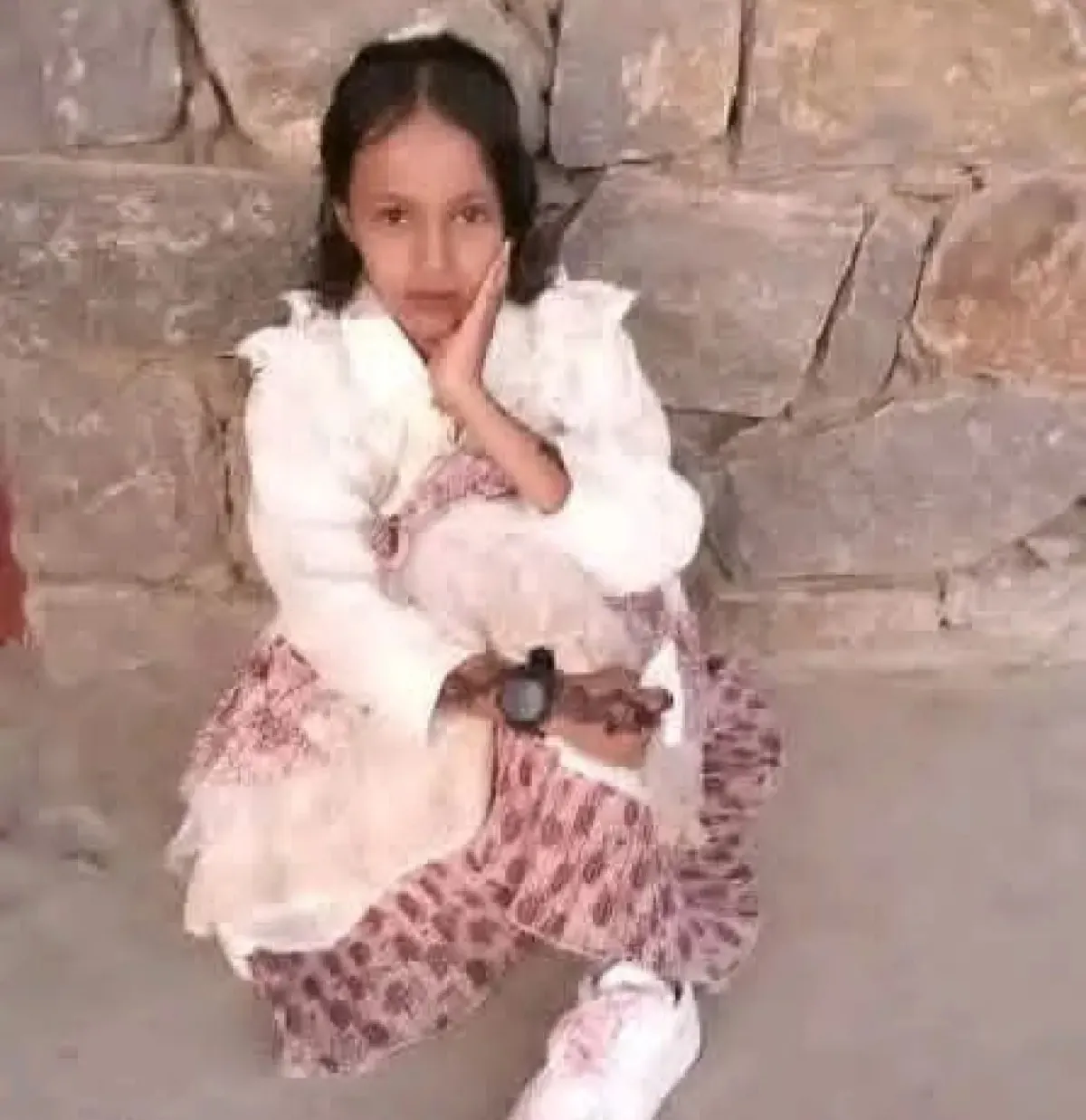 وفاة طفلة في تعز تحت وطأة العنف الأسري 