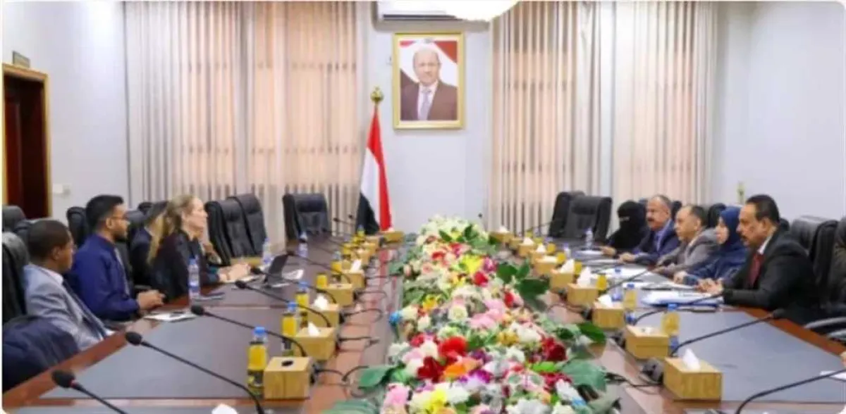 الحكومة اليمنية والبنك الدولي يبحثان دعم قطاعات النقل والبنية التحتية
