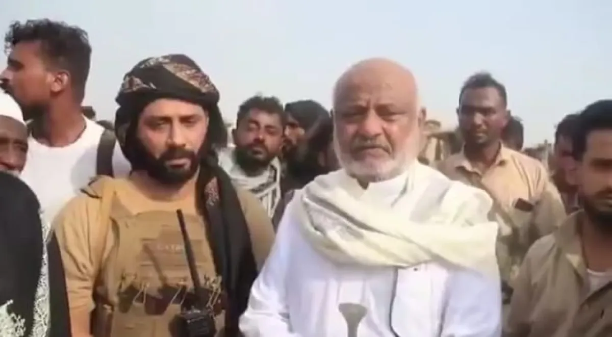 “دية الشهيد ليست الندم”.. ماذا قال محافظ الحديدة في وداع يحيى وحيش؟