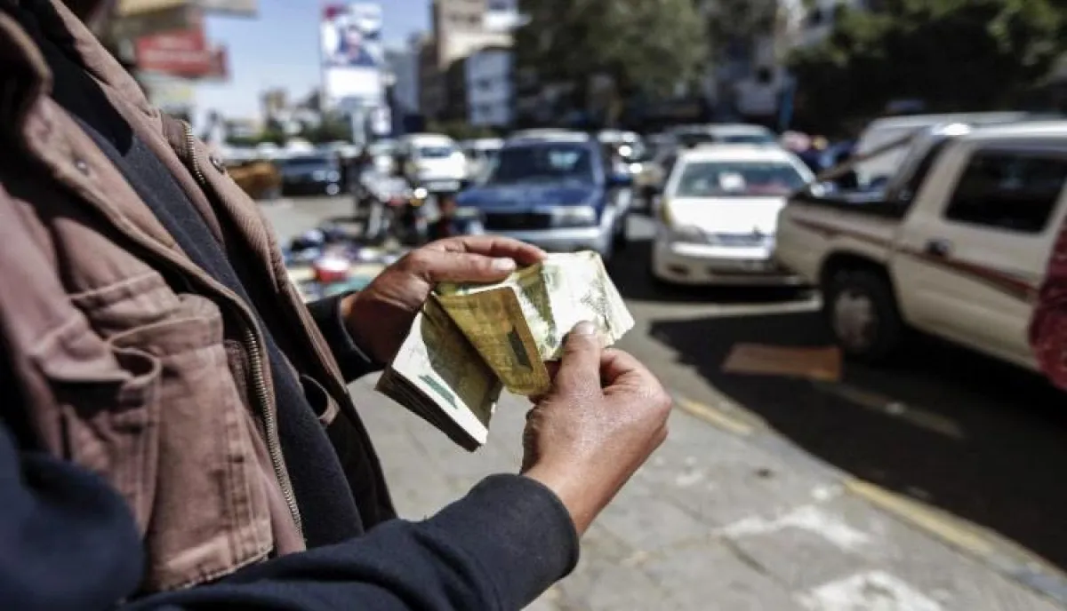 اقتصاد أعمى يقود اليمن.. صالح: فجوة مخيفة بين واقع المواطن المعيشي والأرقام المتداولة محليا ودوليا
