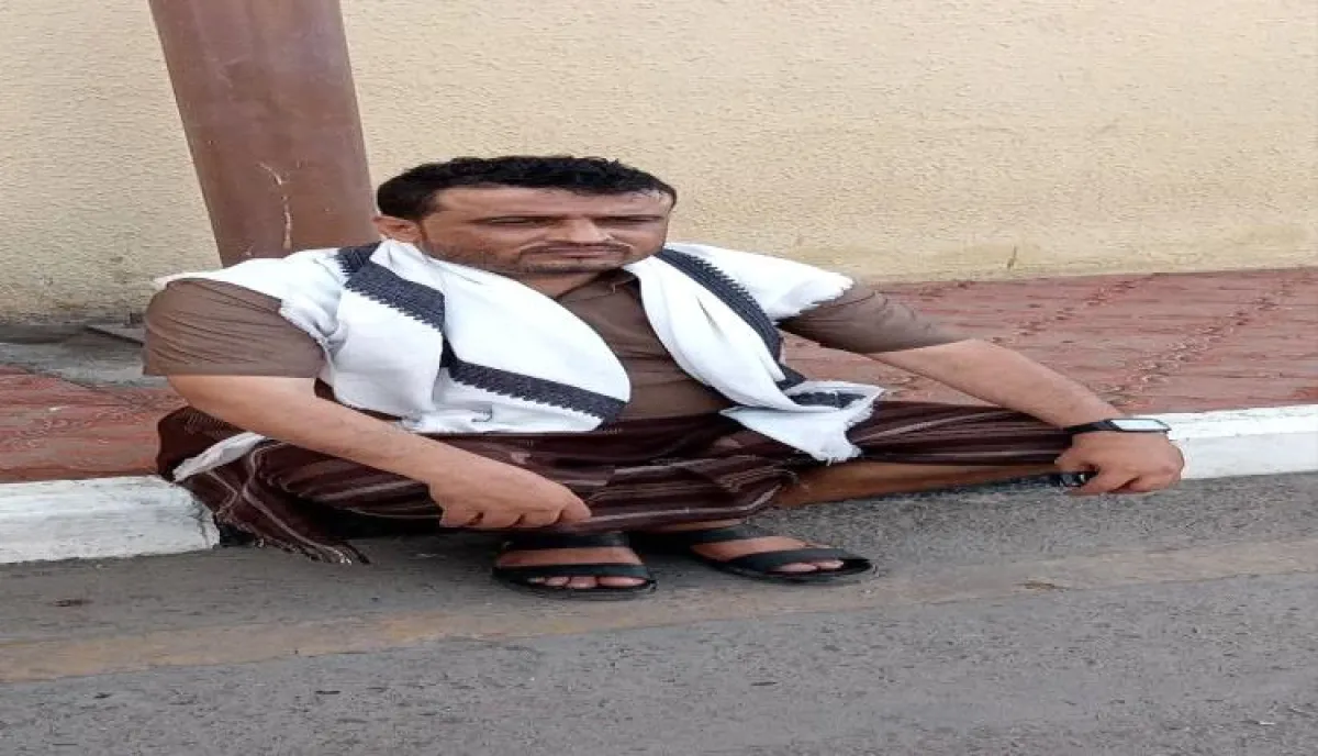 غموض يلف اعتقال الصحفي الحنشي بأبين.. اقتحام منزل وحشد قبلي ومطالبات بالكشف عن مصيره
