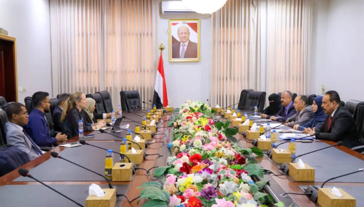 فريق حكومي يبحث مع البنك الدولي سبل تعزيز الشراكة لدعم قطاعات النقل والطرق والتجارة والتنمية 