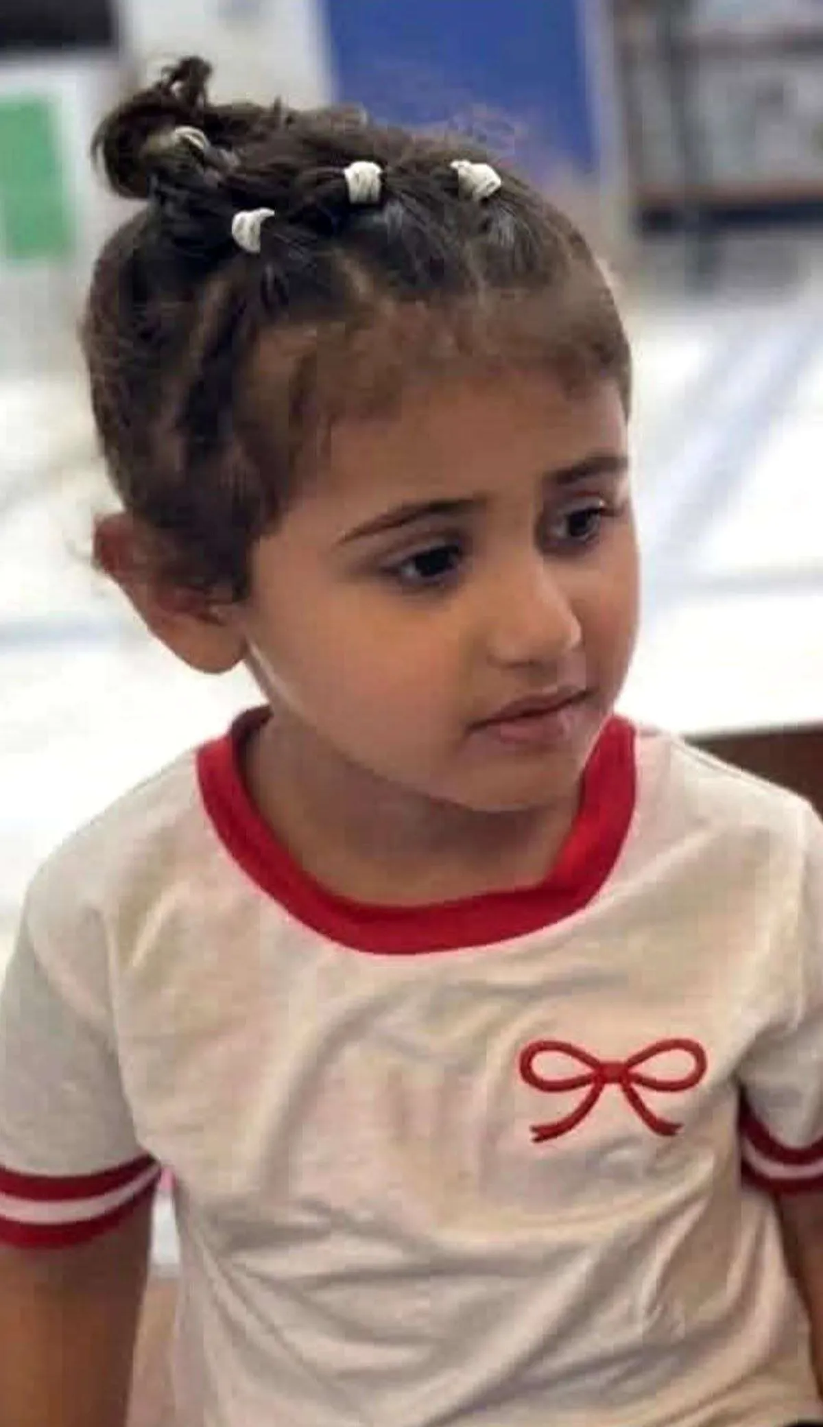 وفاة طفلة بعد سقوطها من نافذة أحد الفنادق في عدن