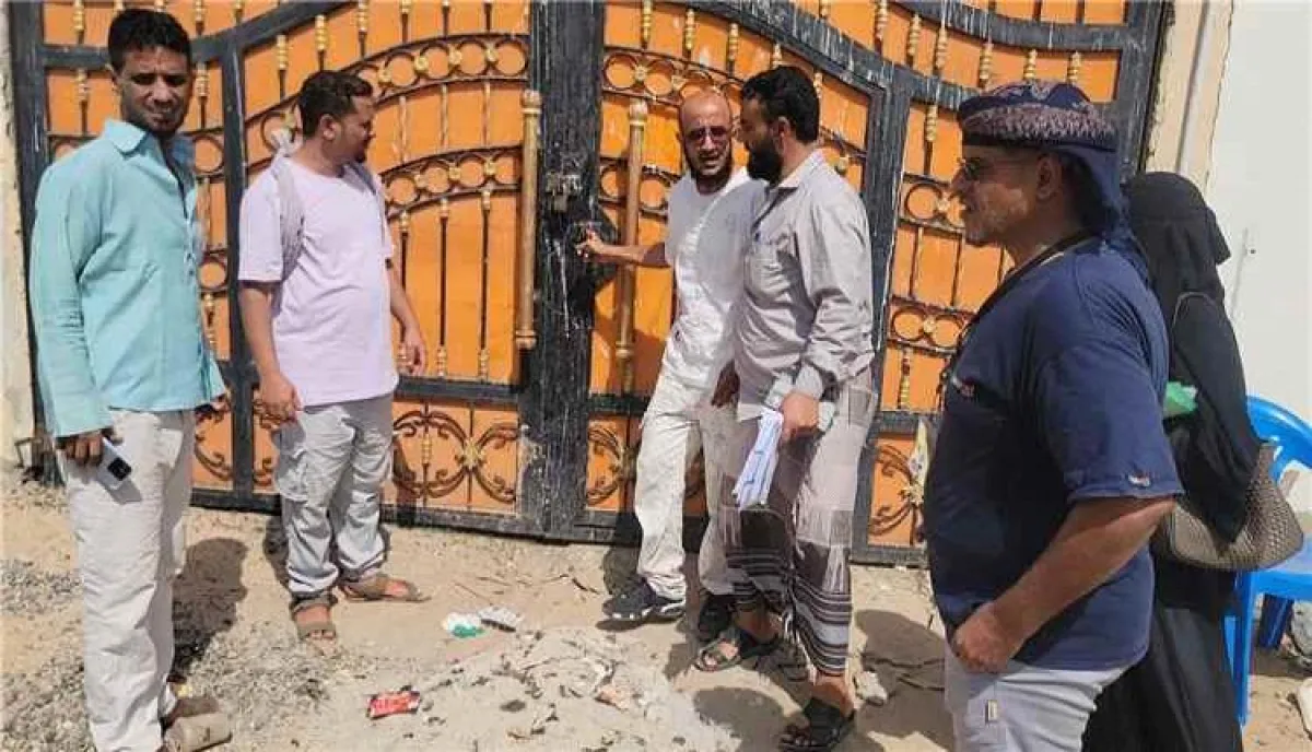 سلطة البريقة تغلق منشآت تجارية مخالفة ضمن حملة لتعزيز الإيرادات وتنظيم النشاط التجاري