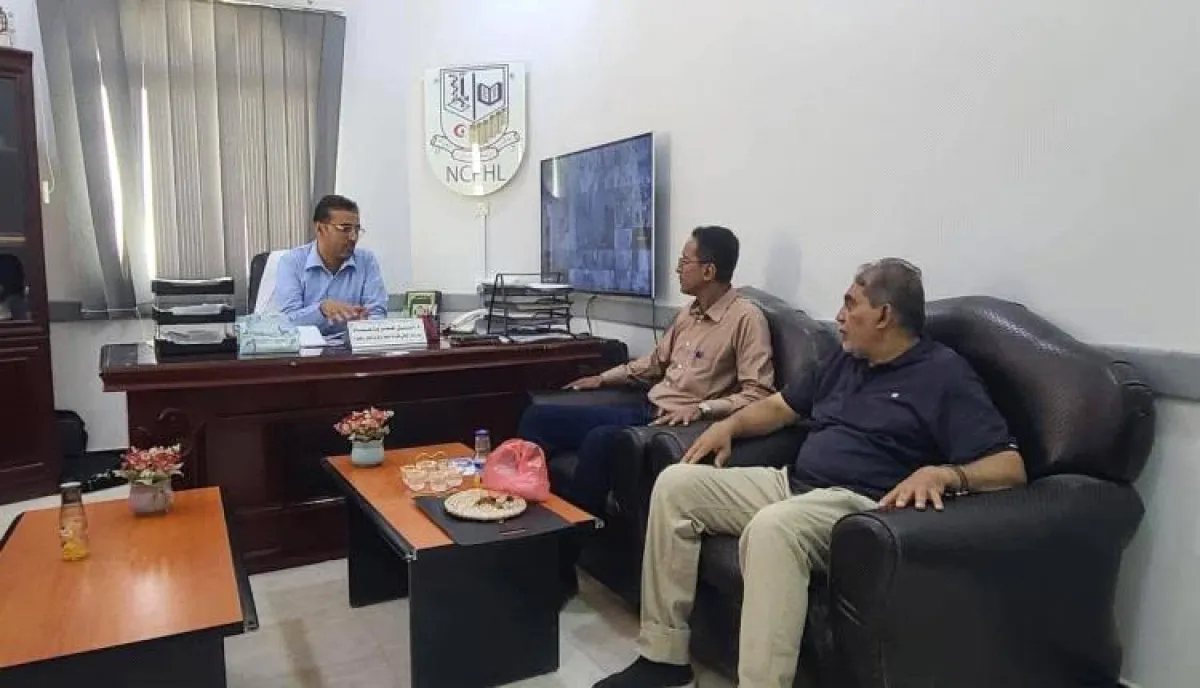 مدير عام زراعة الوادي والصحراء يزور المركز الوطني لمختبرات الصحة العامة لمتابعة فحص عينات النحل النافق