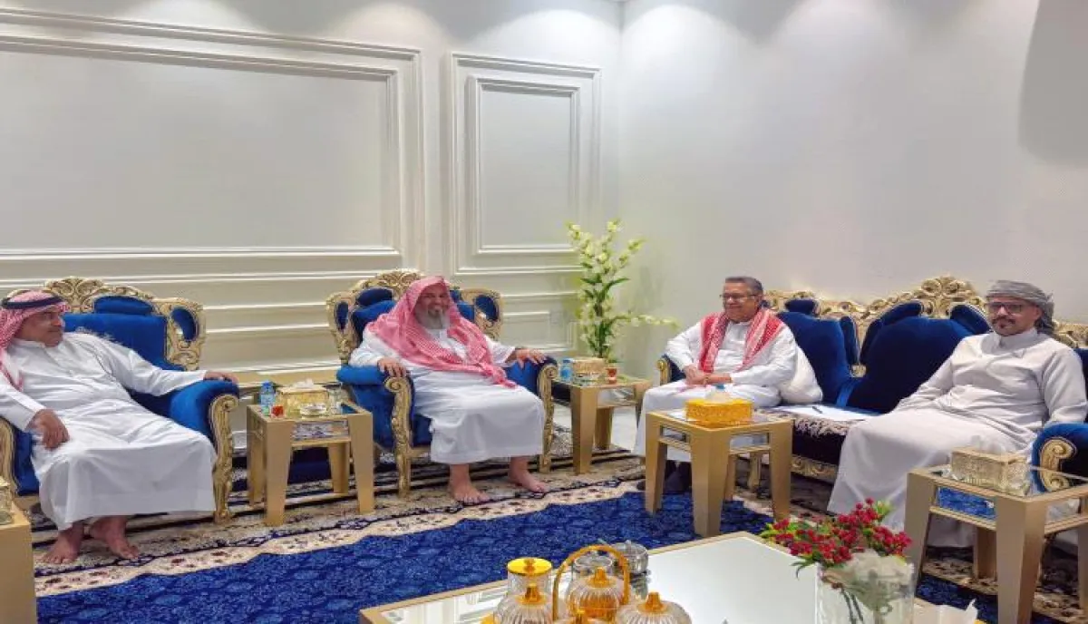 رئيس مجلس الشورى يلتقي مدير عام مصلحة شؤون القبائل بوادي وصحراء حضرموت