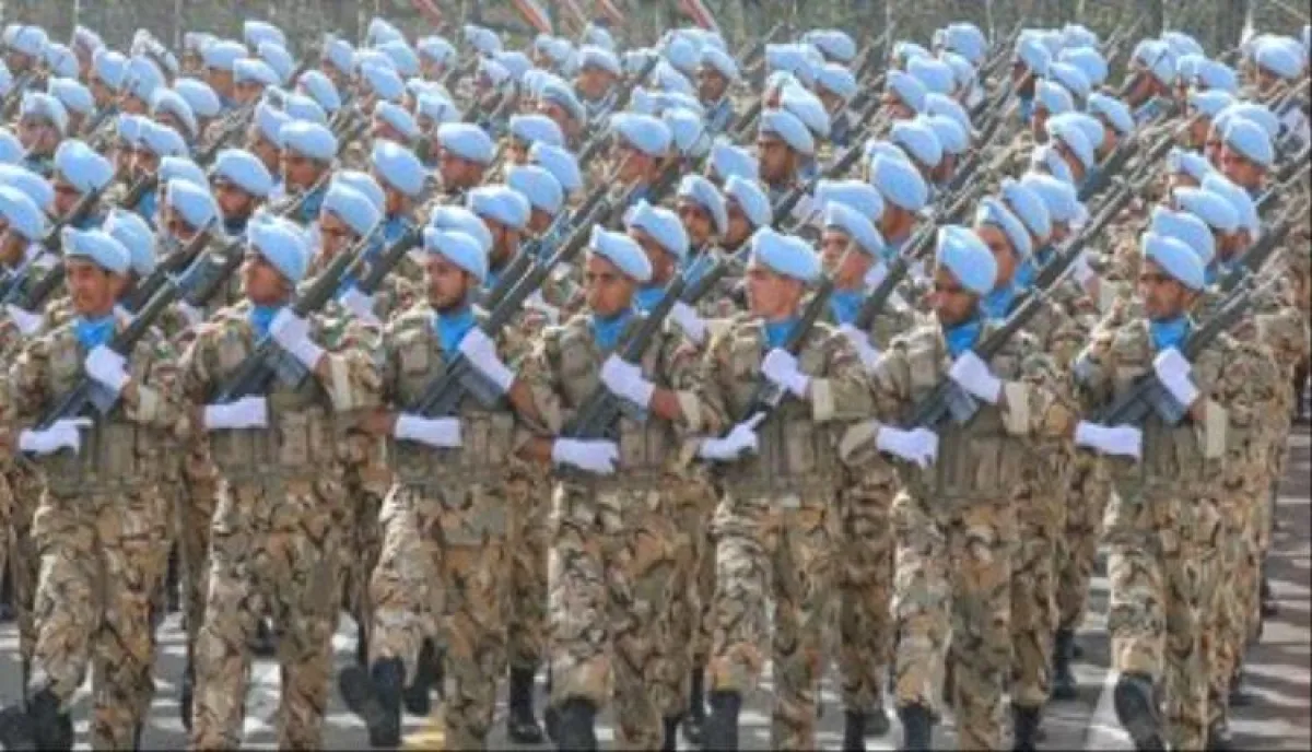 إيران تتوعد برد “حاسم” على واشنطن وسط تصاعد التوتر في مضيق هرمز
