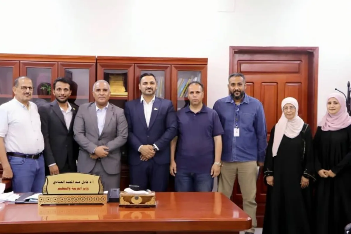 وزير التربية والتعليم (العبادي) يبحث مع منظمة CRS الأمريكية خطة تأهيل 34 روضة في عدن ولحج والضالع
