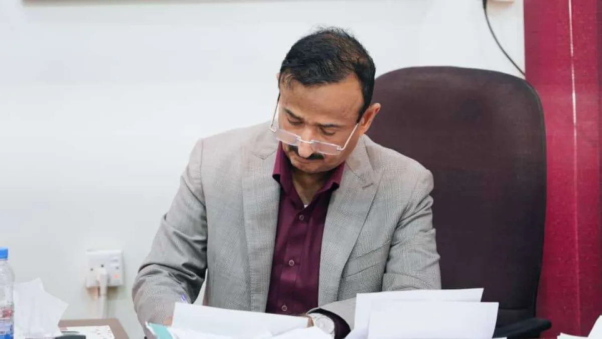 المحافظ بن الوزير يطّلع على نتائج متابعة ملفات الشهداء والجرحى ويشيد بجهود فرع الهيئة بشبوة