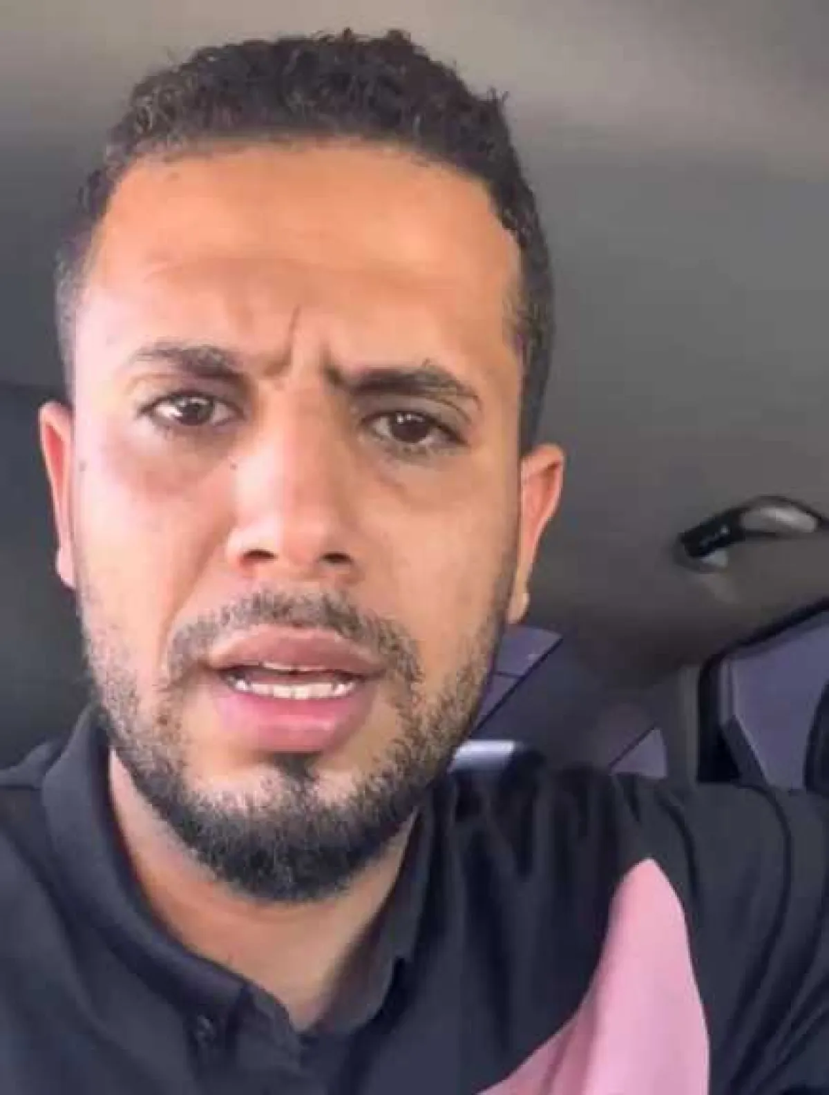 ”تحذير صادم من مؤثر عدني شهير للمحتجين: لا ترفعوا صور السياسيين أو تخسروا كل شيء