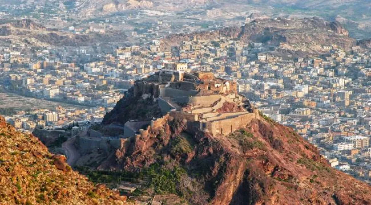 إصابة طفلة برصاص قناص حوثي غرب تعز 