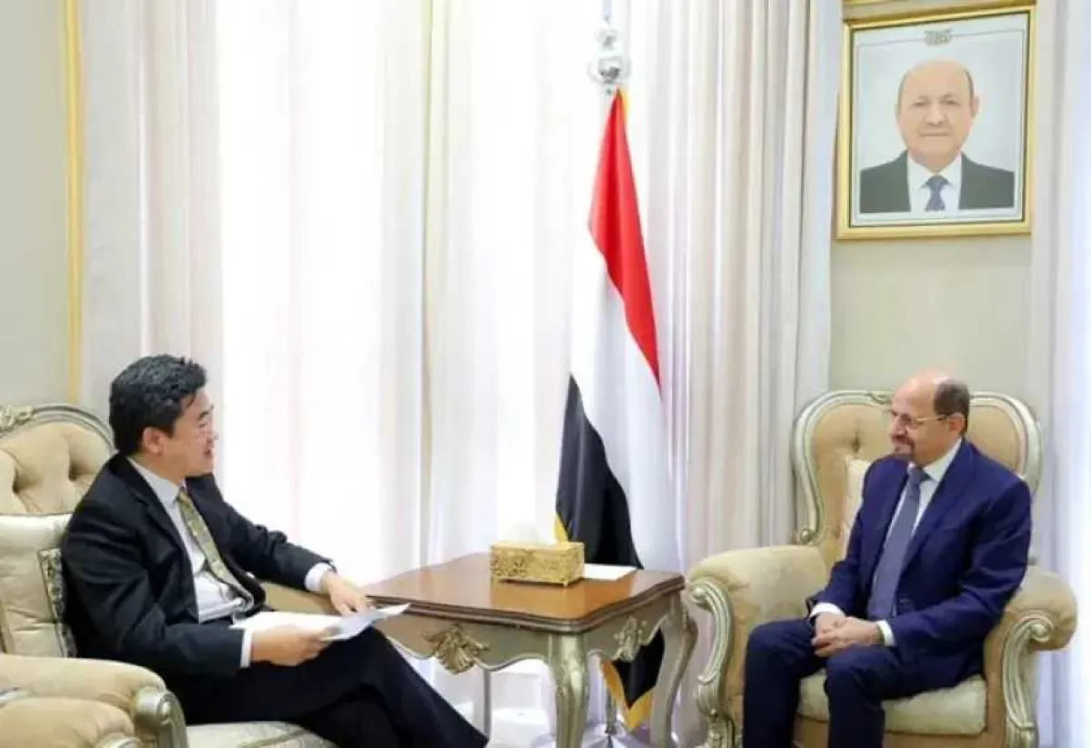 الرئيس الصيني يوجه رسالة خطية إلى رئيس مجلس القيادة الرئاسي
