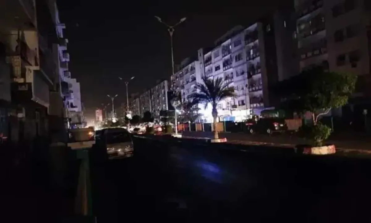 مصادر تفجر مفاجأة من العيار الثقيل بشأن أسباب انهيار منظومة الكهرباء في عدن