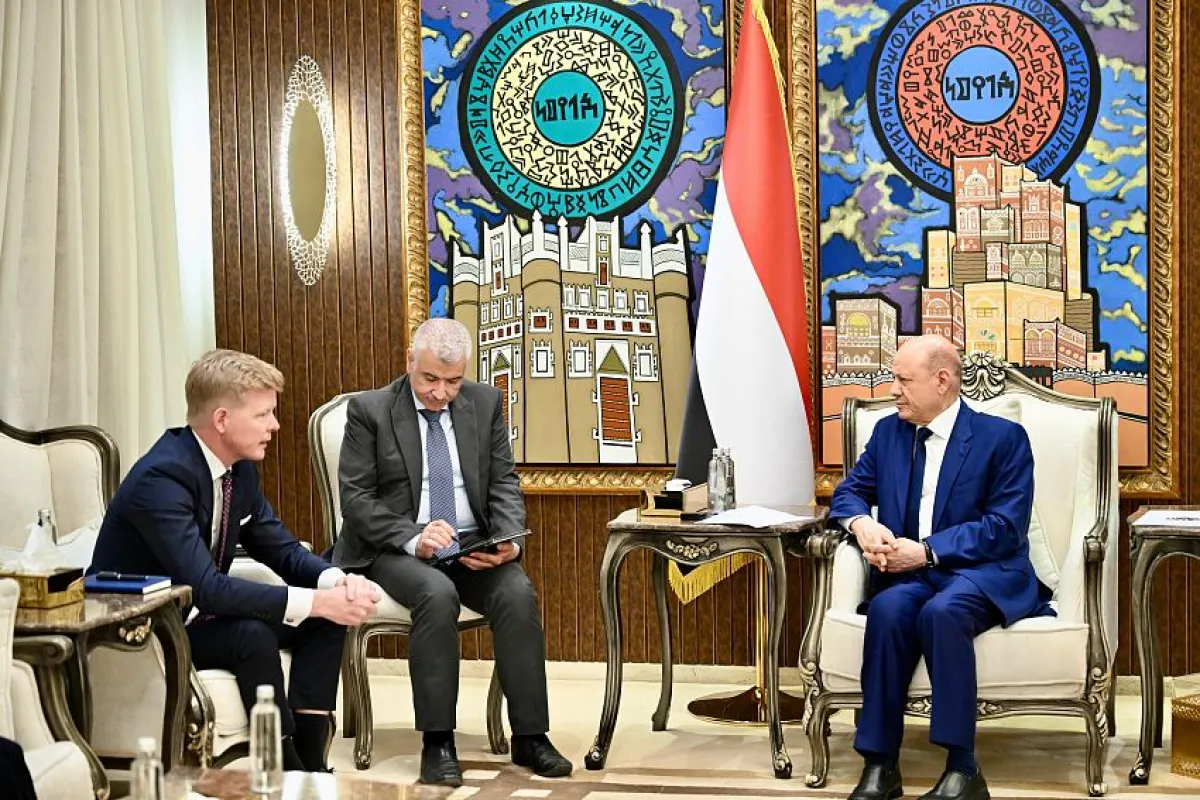 الرئيس العليمي يواجه المبعوث الأممي بكل الحقائق .. ويحذر