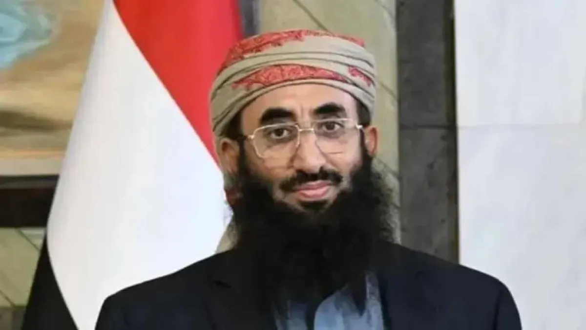 وزارة الأوقاف توجه بمنع التلاعب بأسعار العمرة وتحذر السماسرة والمخالفين