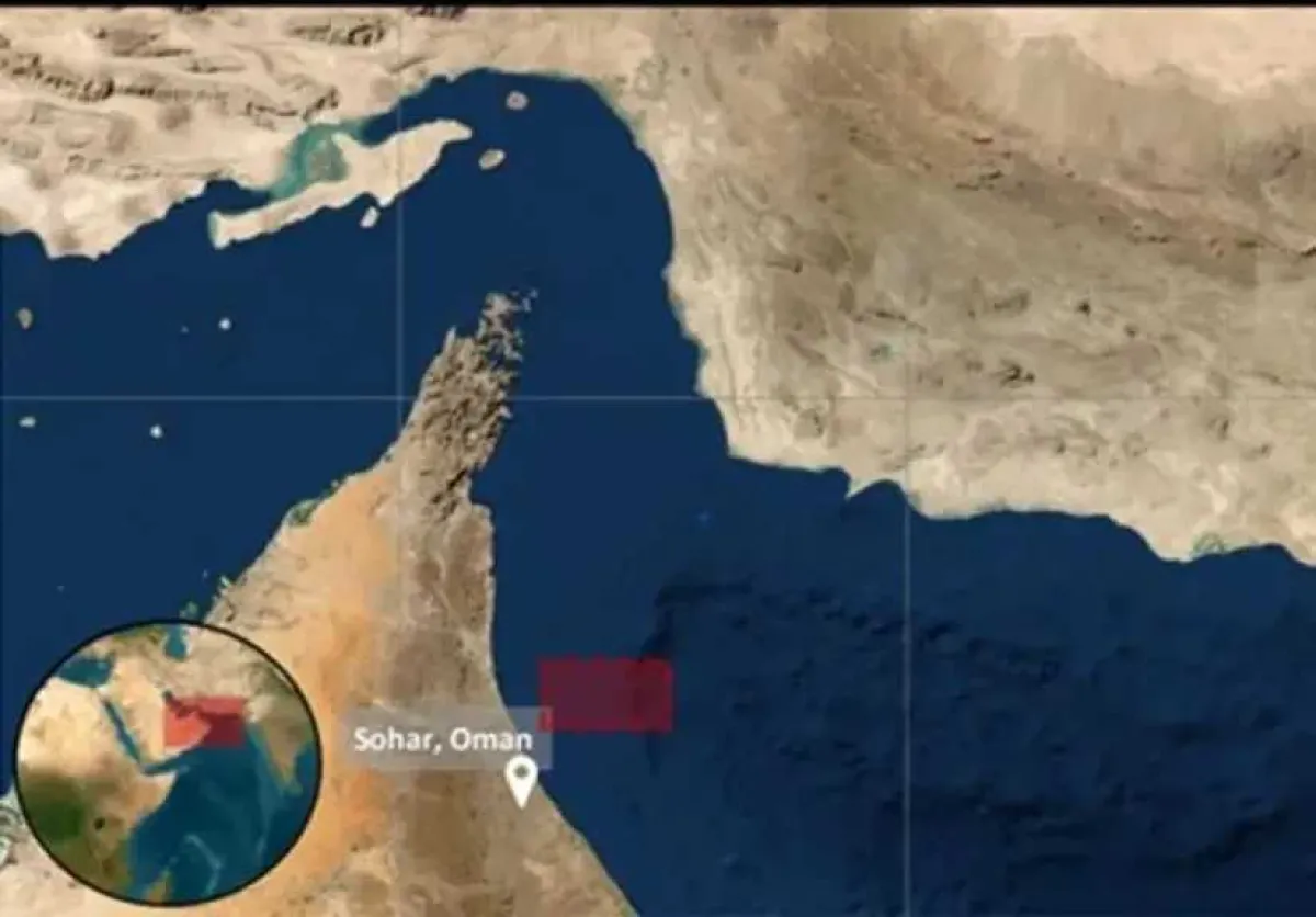 هيئة التجارة البحرية البريطانية: حريق في ناقلة على بعد 21 ميلاً بحرياً من سواحل عُمان