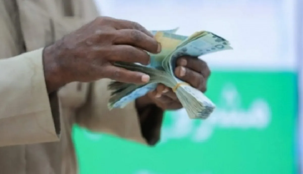 تقرير: توزيع مساعدات نقدية لنحو نصف مليون نازح يمني بتمويل أوروبي