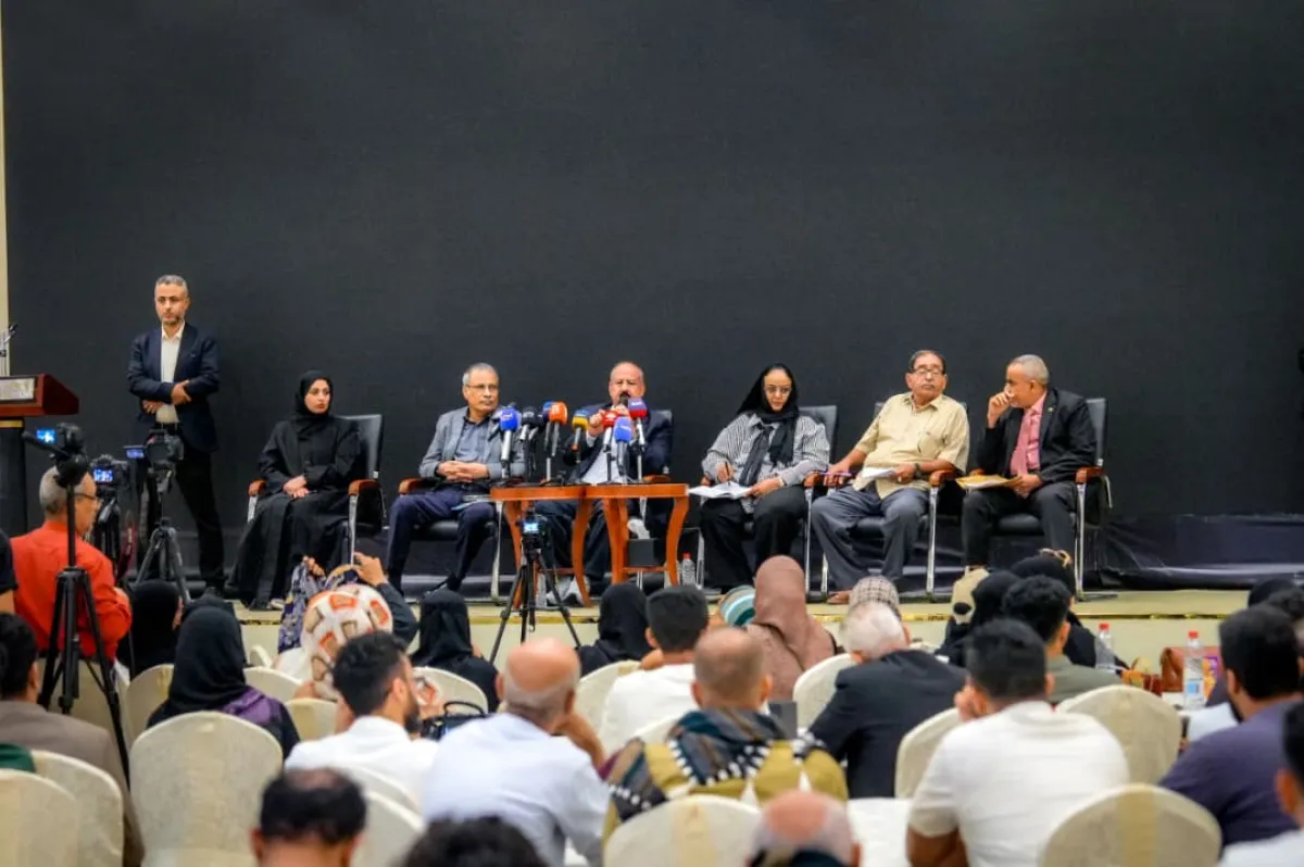وزير النقل يلتقي نخبة من الأكاديميين والشخصيات الاجتماعية والإعلاميين ونشطاء المجتمع المدني لمناقشة المستجدات والقضايا العامة