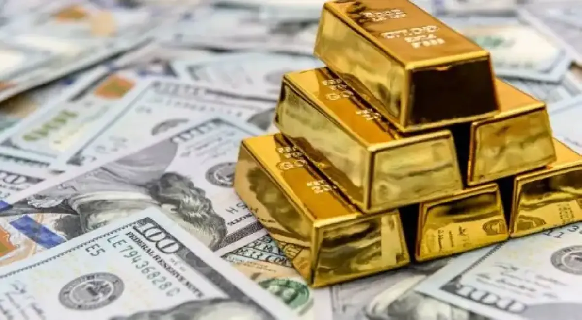 الذهب يتراجع إلى أدنى مستوى في أكثر من ستة أشهر بفعل ارتفاع أسعار النفط