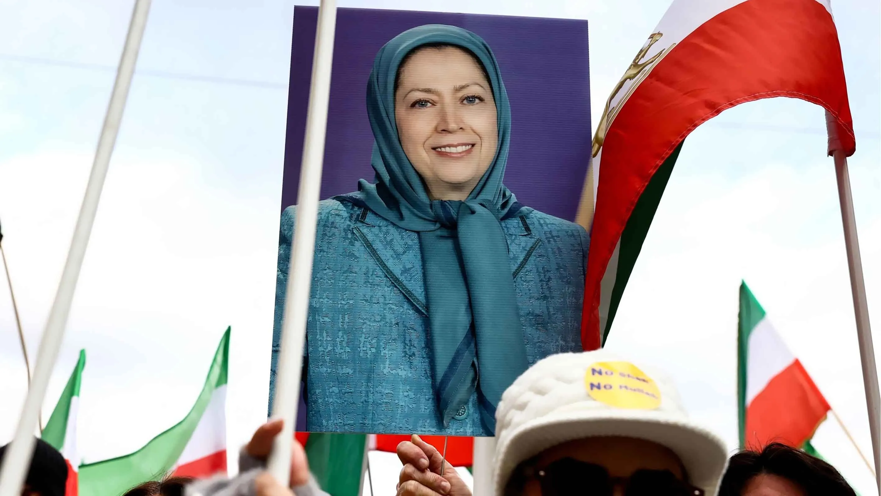 توكل كرمان توجه رسالة إلى المقاومة الإيرانية