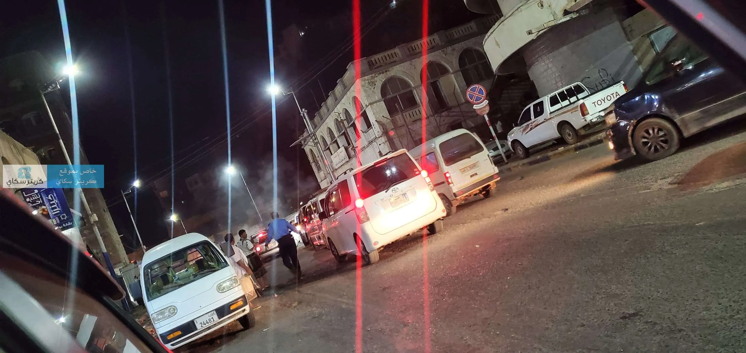 عاجل:محتجون يقطعون طريق رئيسي بالتواهي والشرطة تتحرك(صور)