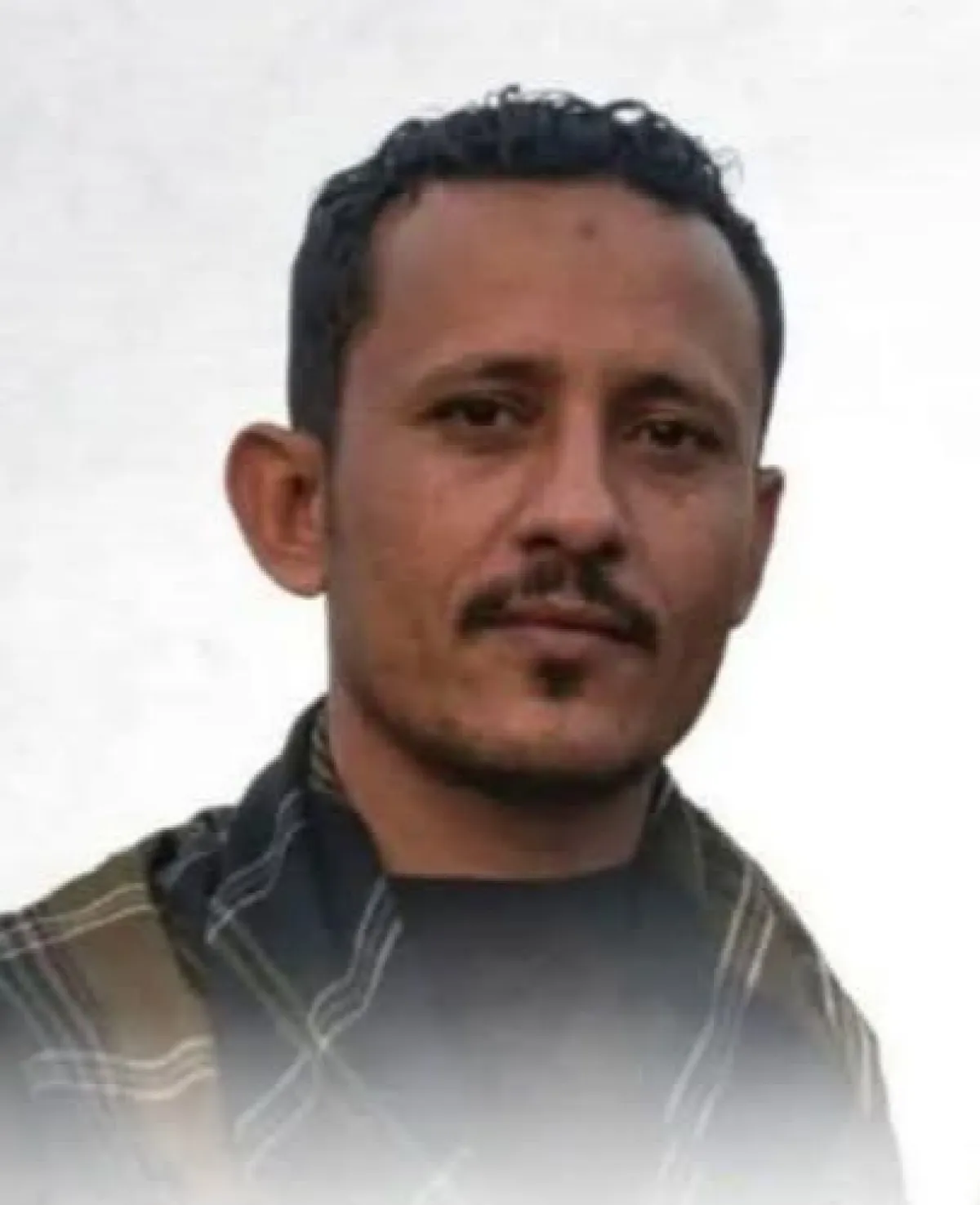 وزارة الداخلية تصدر أوامر قبض وتعميمًا أمنيًا بحق شخصين مطلوبين للعدالة