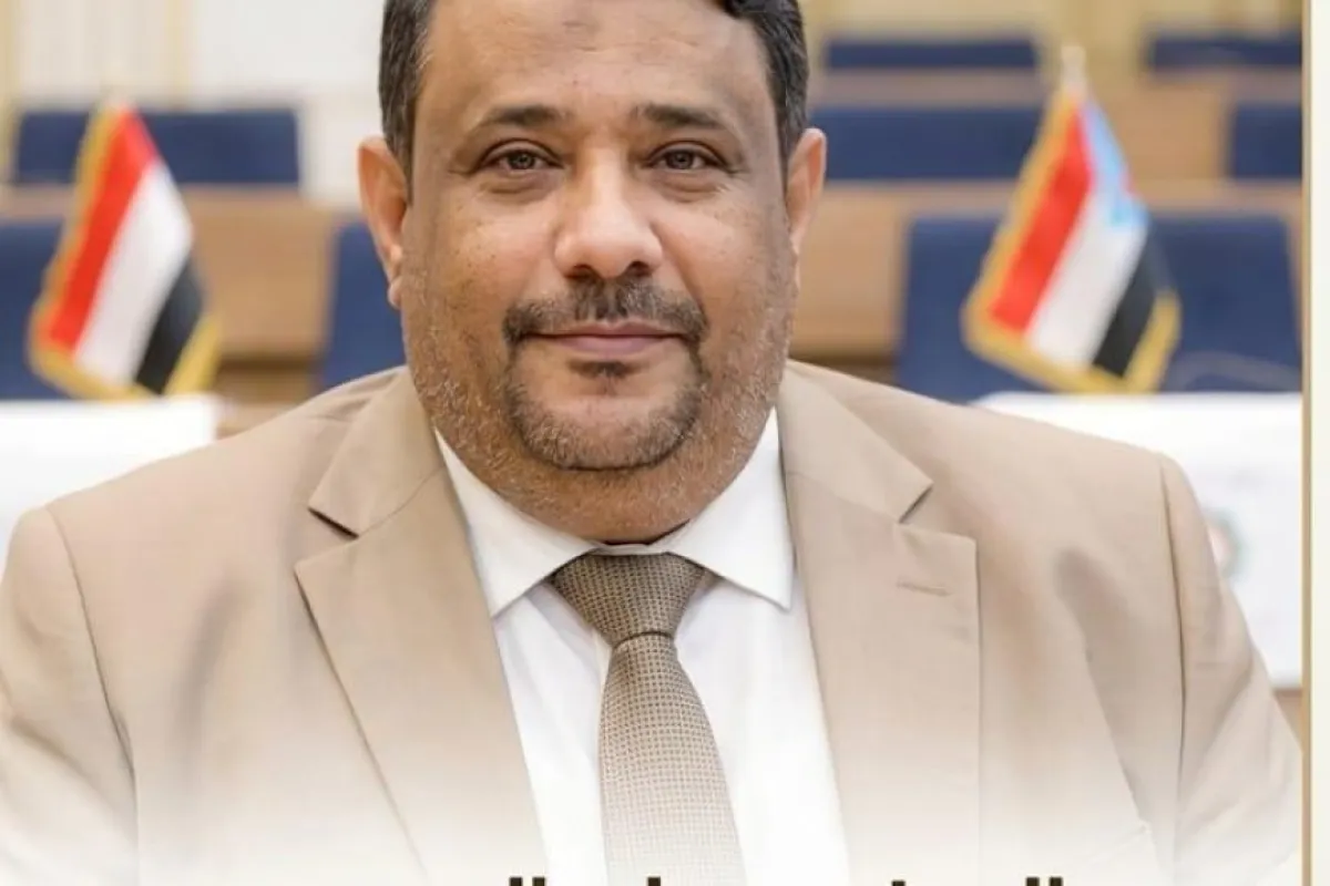 المصعبي يكشف عن مشاورات جنوبية لإعلان حكومة خدمات شعبية في عدن