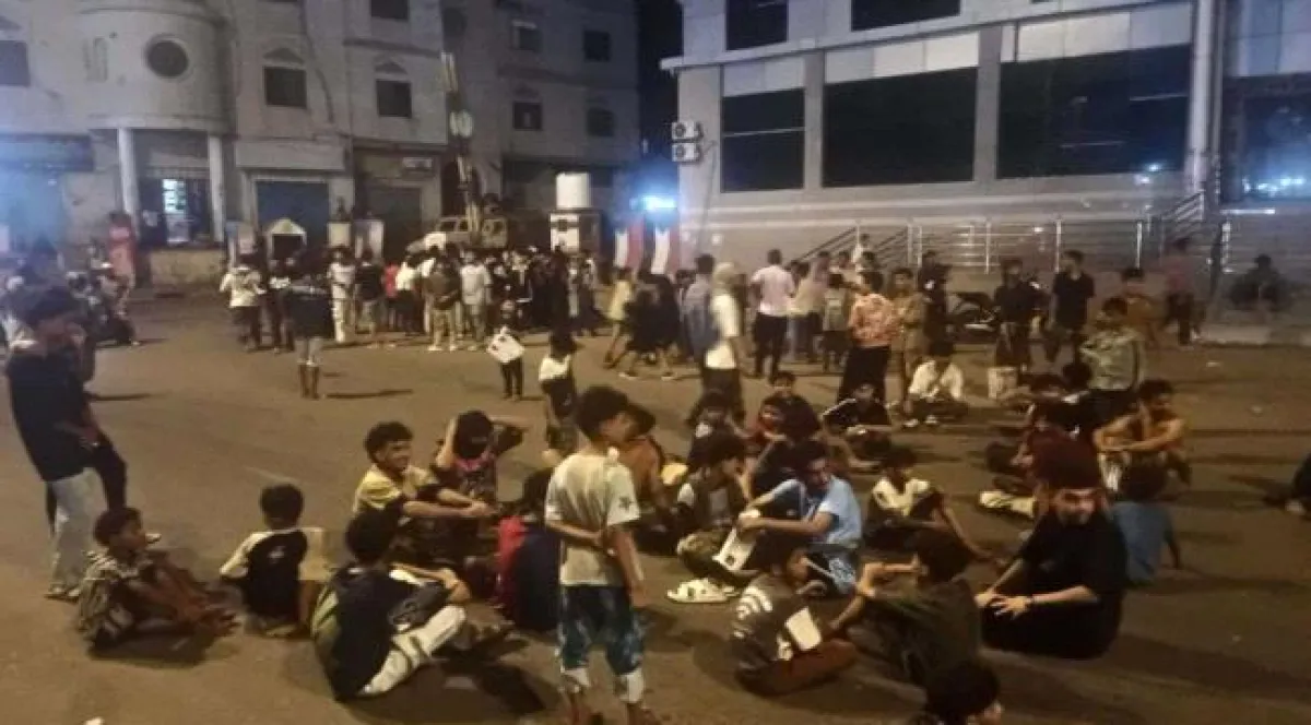 احتجاجات الكهرباء في عدن تتواصل لليوم الثالث وتصل إلى بوابة معاشيق 