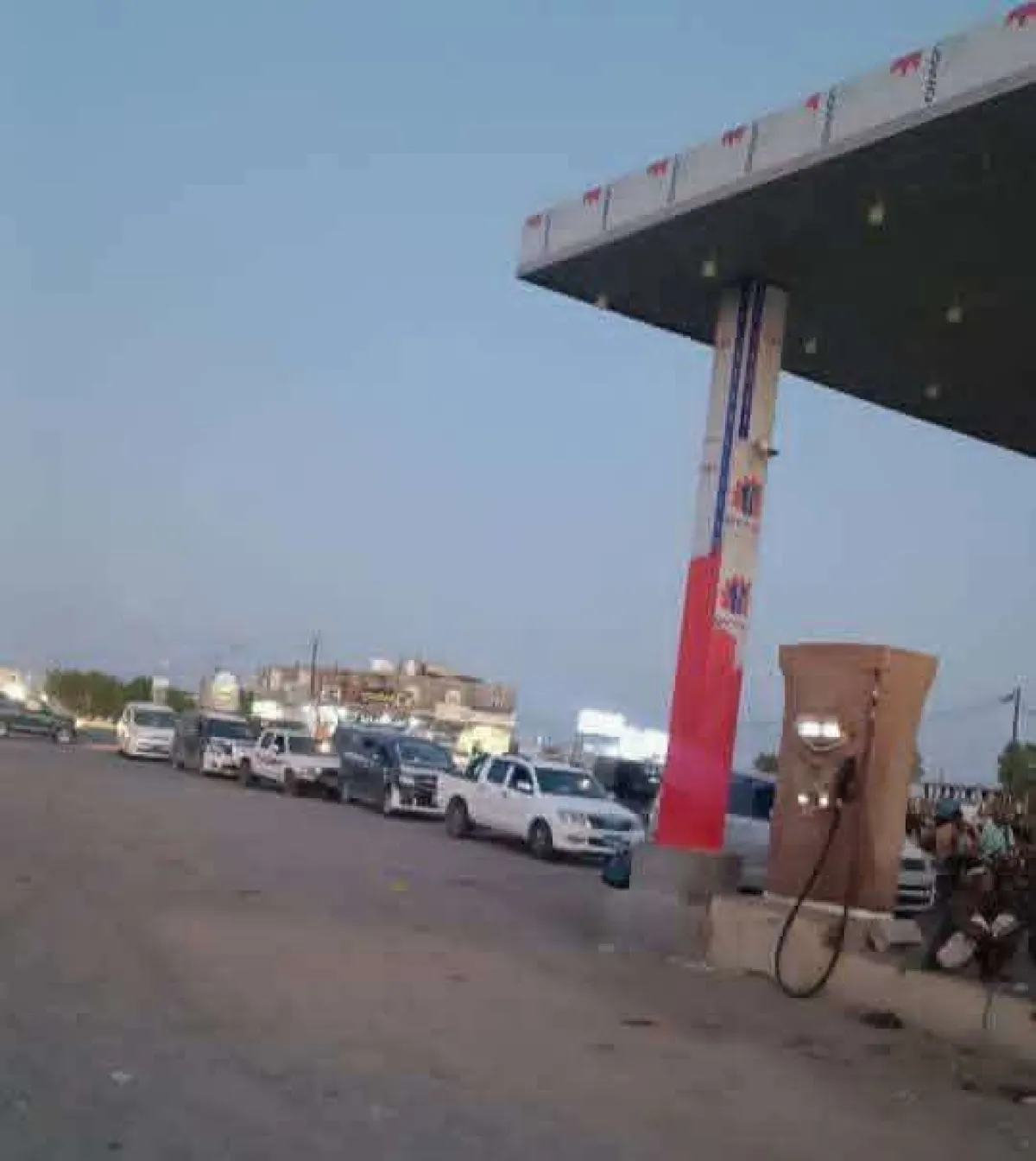 أزمة مشتقات نفطية خانقة في المخا