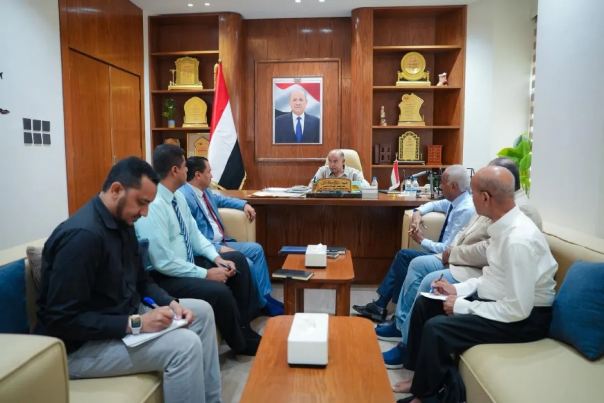  اجتماع برئاسة الخنبشي مع  للجنة الفنية لمتابعة مشاريع الطاقة وتحلية المياه مع شركة أكوا العالمية