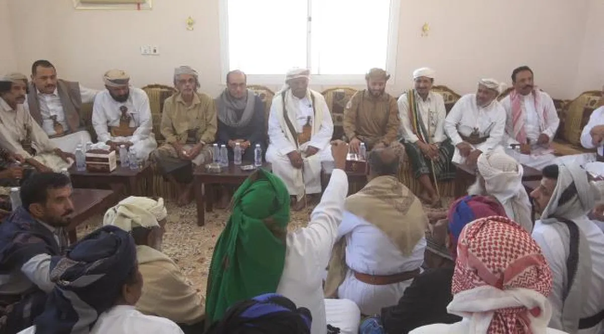 وادي حضرموت: المعبري والنهدي يقودان حواراً موسعاً مع القيادات القبلية والمجتمعية لمعالجة الأزمات الخدمية والمعيشية