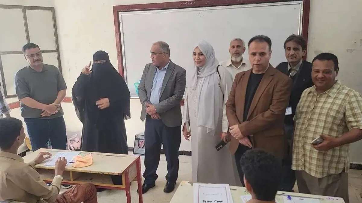 وزير التربية والتعليم يتفقد اختبارات الثانوية العامة في مديرية المنصورة بعدن
