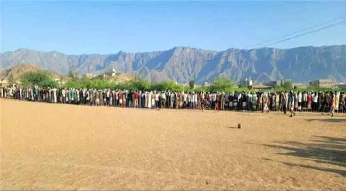 أهالي لودر يؤدون صلاة الاستسقاء طلباً للغيث
