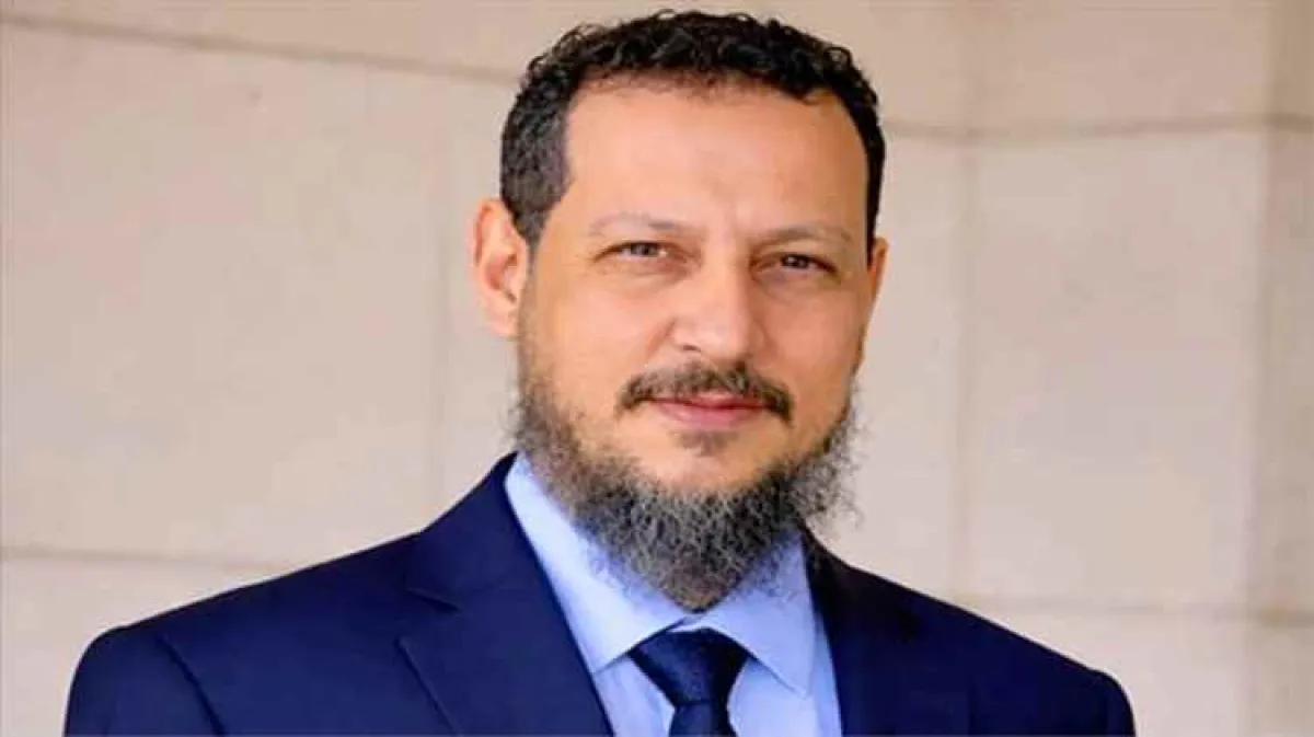 عاجل| اعتداء مسلح يستهدف منزل وزير الدولة محافظ عدن ويسفر عن قتلى وجرحى