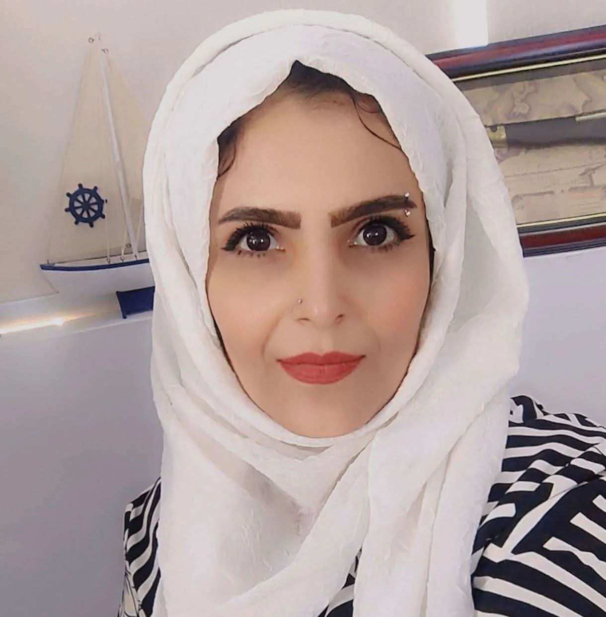تأجيل "وقفة الشموع" النسوية في عدن عقب حادثة إطلاق النار التي أودت بحياة طبيبين وجندي امام منزل المحافظ