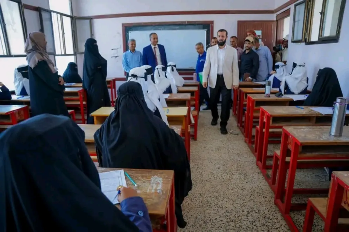 محافظ أبين يتفقد سير امتحانات الثانوية العامة بالعاصمة زنجبار