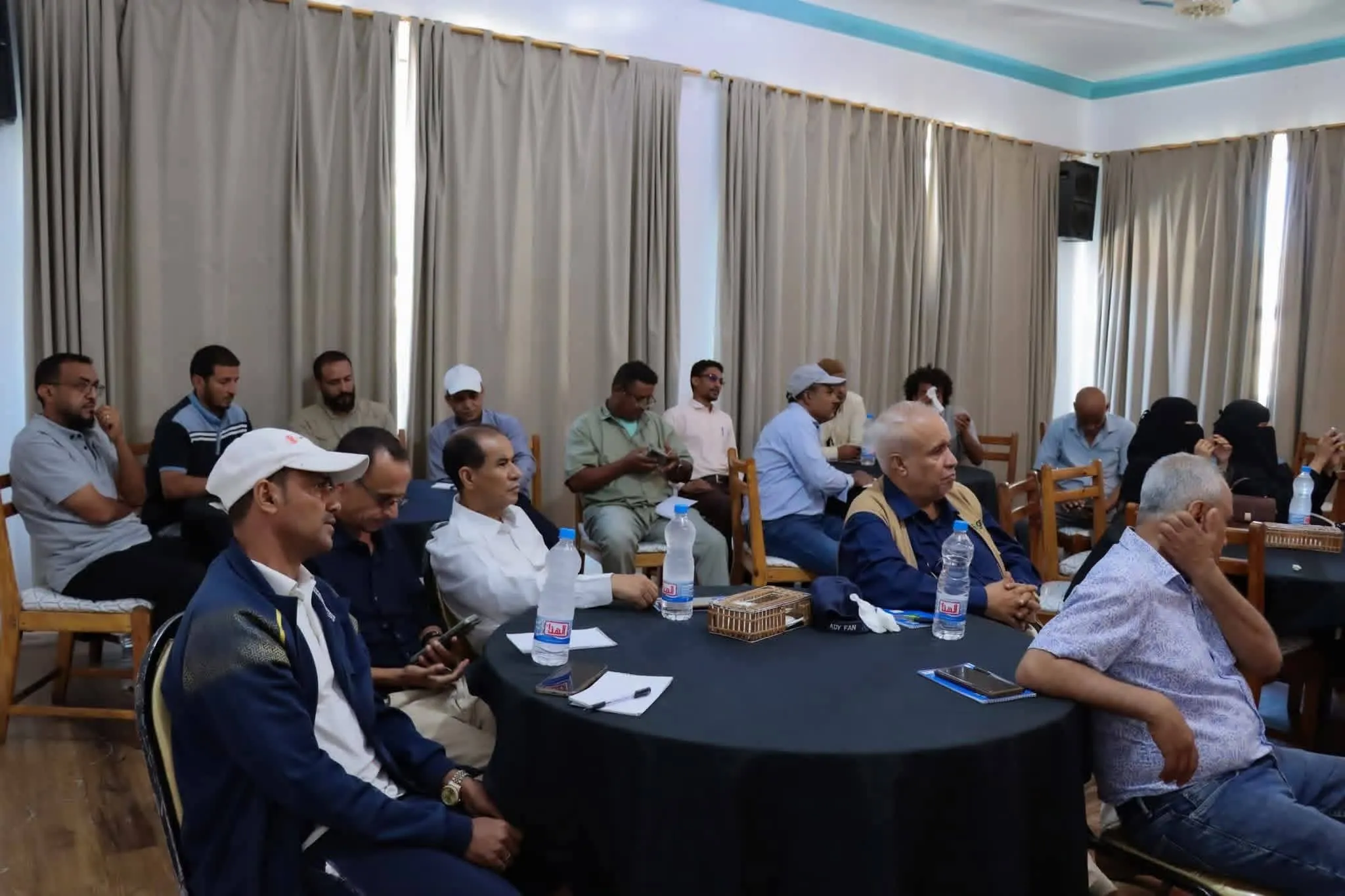 مكتب الشباب والرياضة بتعز ينظم ورشة عمل حول مبادئ الإدارة الرياضية الحديثة