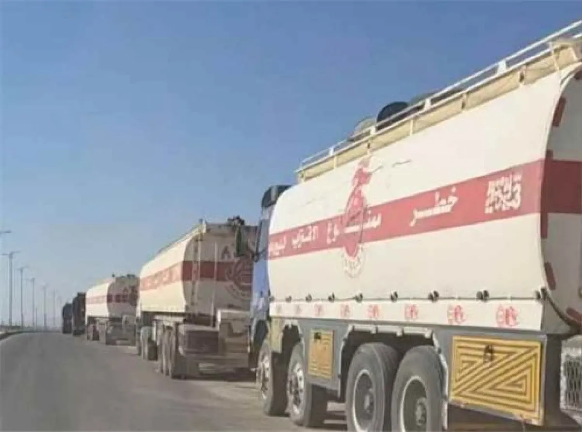 استئناف خروج قواطر الوقود من ميناء الزيت بالبريقه بعد رفع الإحتجاجات