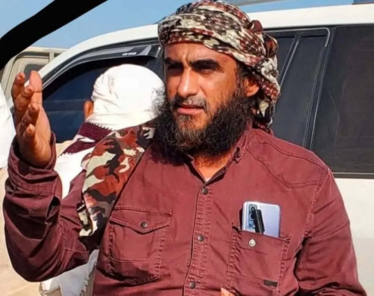 في قضية اغتيال الشهيد الوحيش.. شرطة تعز تسلّم مطلوبًا للجنة الرئاسية المكلّفة بالتحقيق