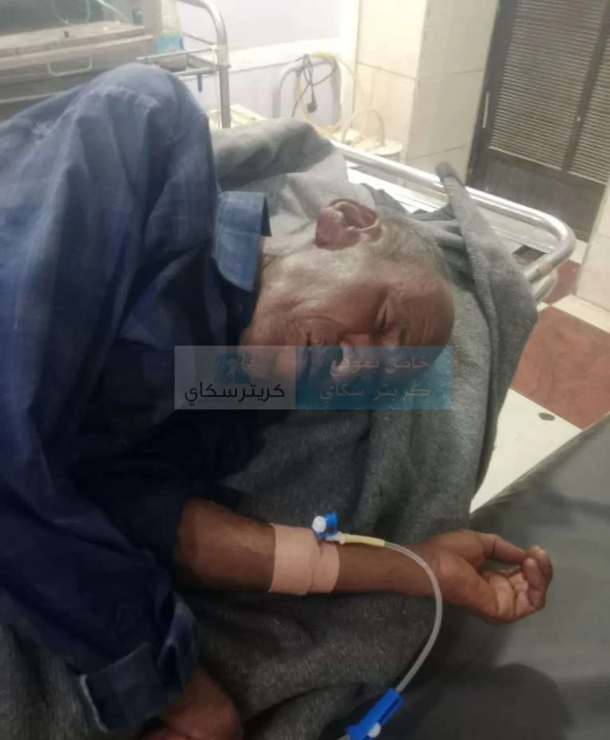 غموض يحيط بحالة شخص مجهول عُثر عليه في أحد شوارع الحبيلين