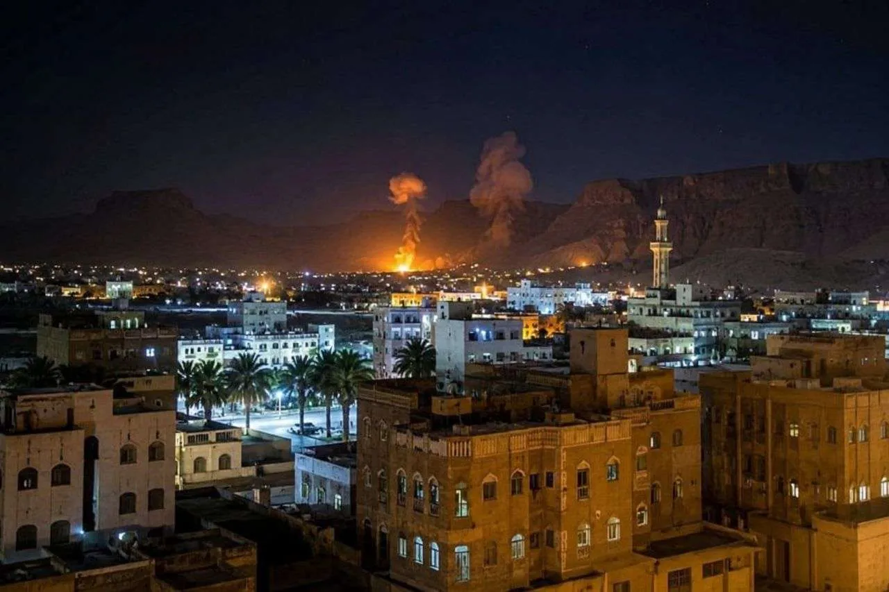 سقوط جرحى إثر انفجارات عنيفة في سيئون