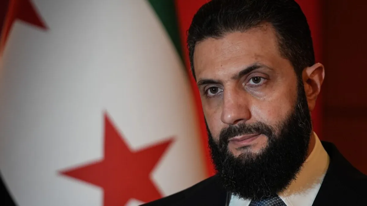 الشرع ينفي “شائعات” التدخل في لبنان ويؤكد تأجيل بحث ترسيم الحدود